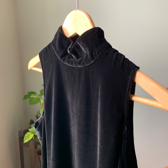 Black Velour Sleeveless Mock Neck Tank Top - Picture 3 of 17